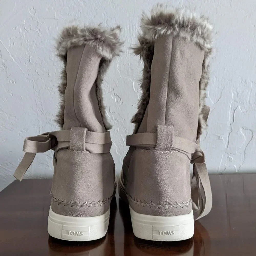 TOMS Vista Suede Boots in Desert Taupe - Picture 7 of 13